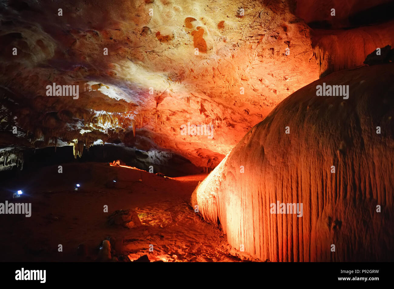 Intérieur des Kumistavi grotte, connue sous le nom de Prométhée cave, l
