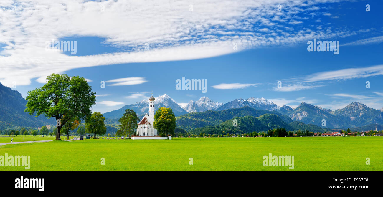 Belle église de pèlerinage Saint Coloman, situé près de la célèbre château de Neuschwanstein, en Bavière, Allemagne. Banque D'Images