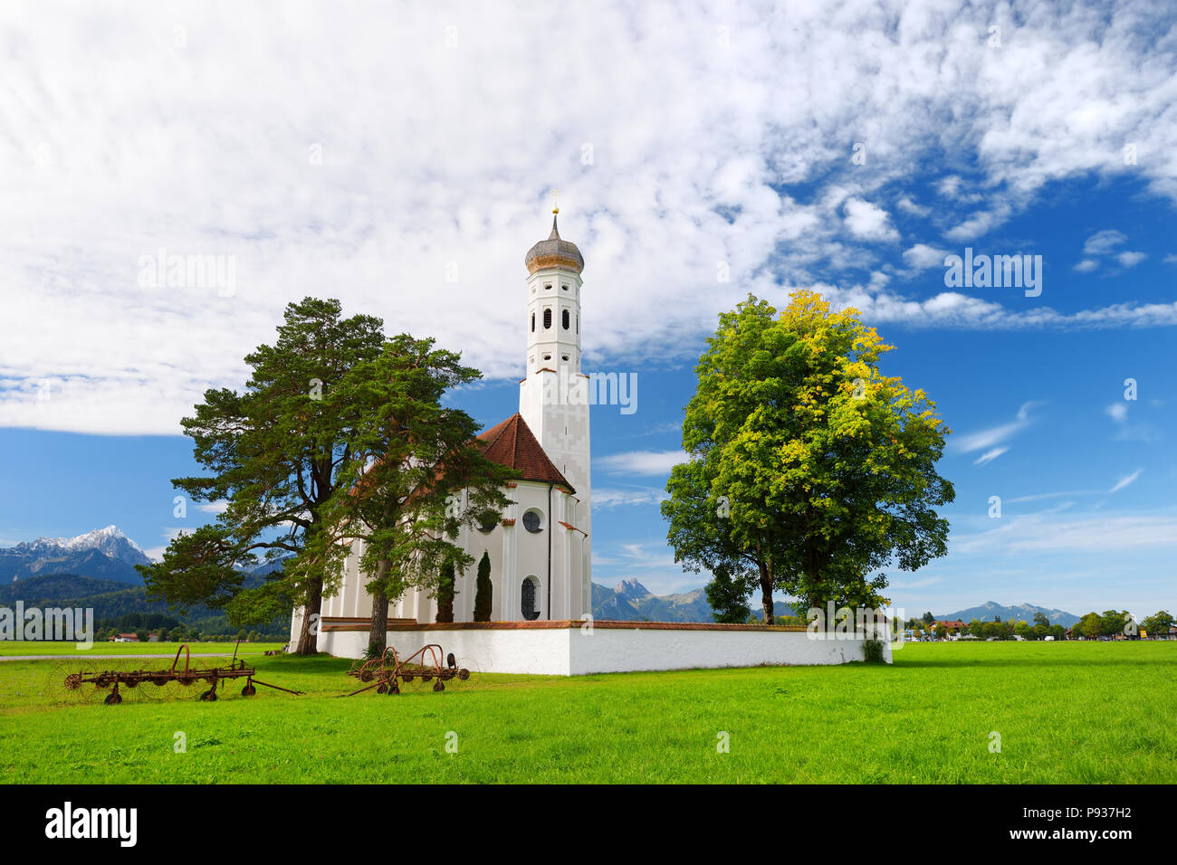 Belle église de pèlerinage Saint Coloman, situé près de la célèbre château de Neuschwanstein, en Bavière, Allemagne. Banque D'Images