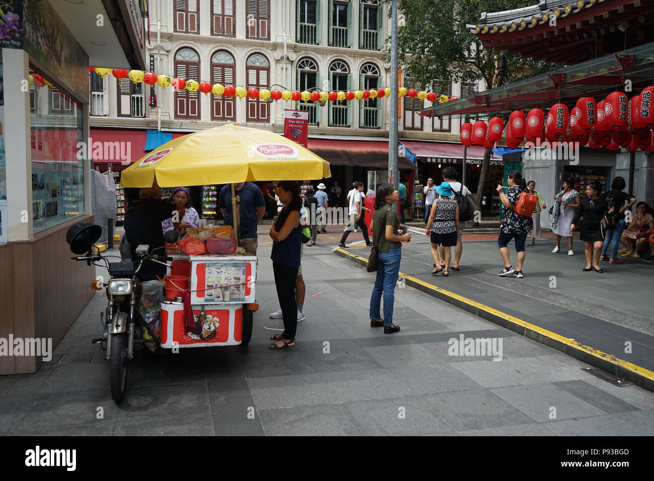 Singapour - une belle ville parfaite. Rues étonnantes, de belles personnes et architectures de soufflement d'esprit Banque D'Images