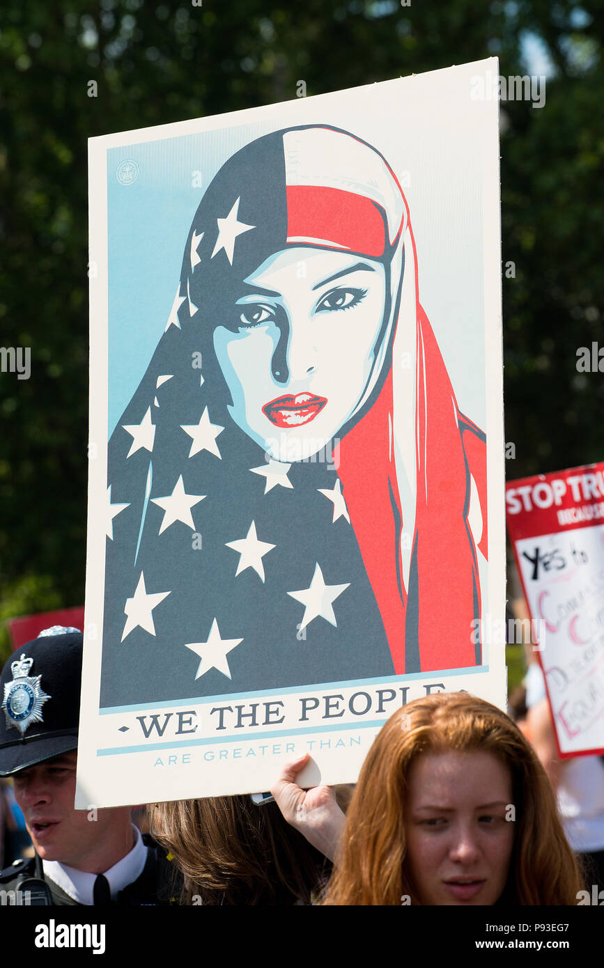 L'un des centaines d'affiches à la # BringTheNoise Anti la Marche des femmes, Donald Trump manifestation de protestation dans les rues de Londres, Royaume-Uni. Banque D'Images