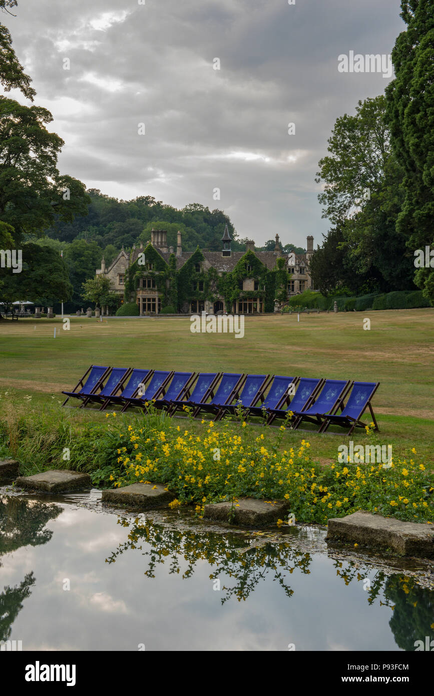 Le Manor House Hotel, Castle Combe, Wiltshire, Angleterre hôtel magnifiquement situé, niché au bord de la village de Cotswold Château Com Banque D'Images