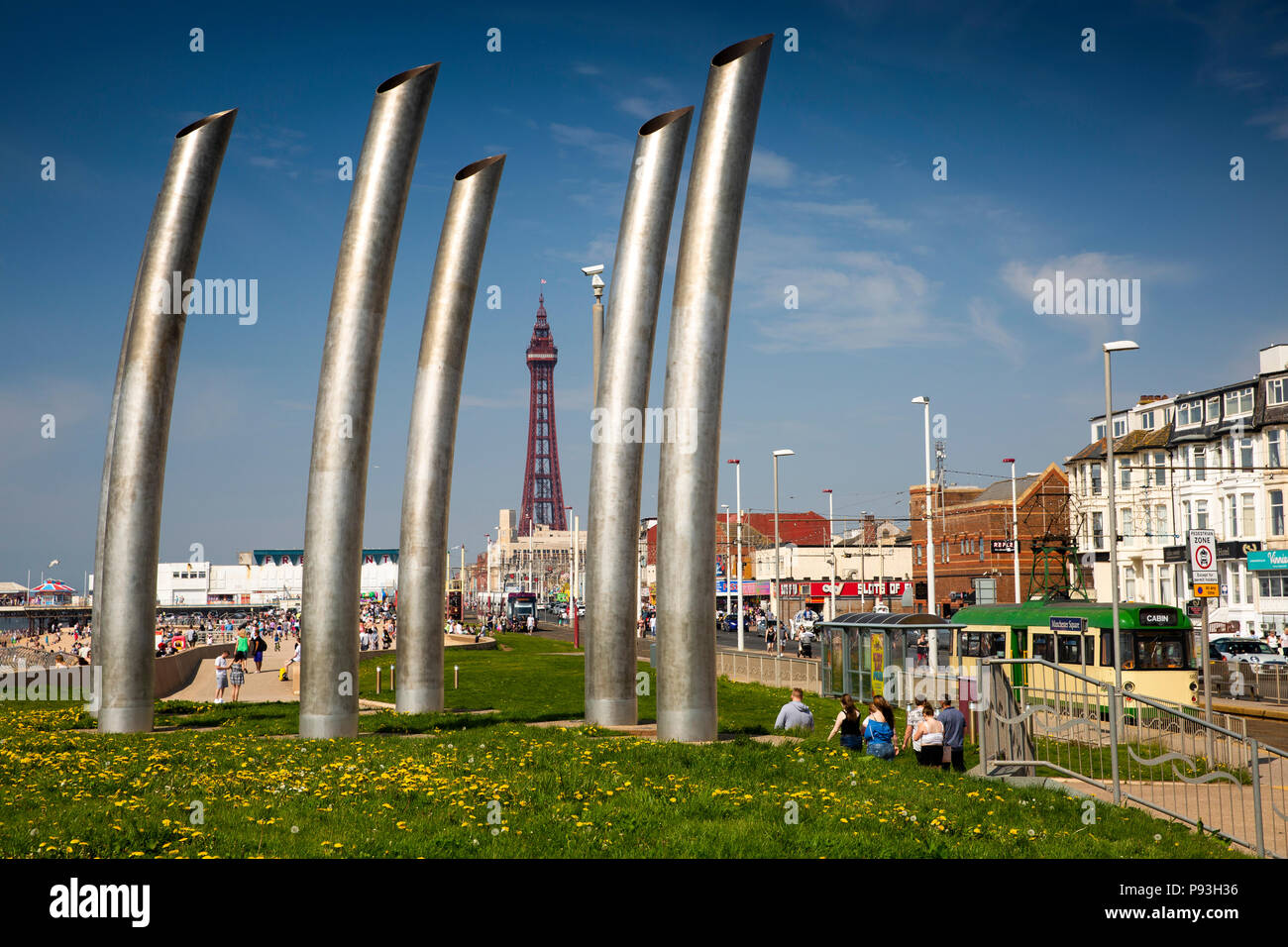 Royaume-uni, Angleterre, dans le Lancashire, Blackpool, Promenade, Manchester Square station de pompage évents sculpture moderne Banque D'Images