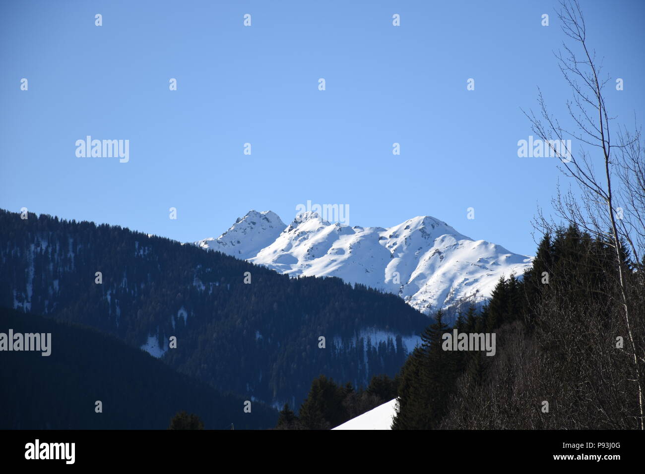 Costa, maria Luggau Karnische Alpen, Gailtal, Straße, 20, Haus, Bergbauernhof, Bergbauer, Leitschiene, Wald, Schnee, Hochspitz Zwölfe, Banque D'Images