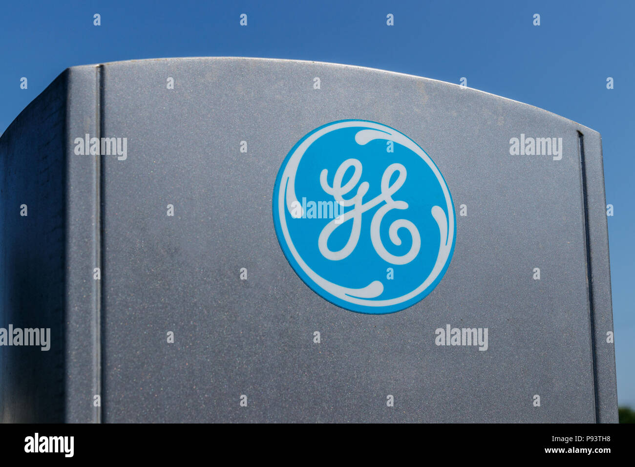 Lafayette - Circa Juillet 2018 : Logo et la signalisation de General Electric. GE a récemment été rayé du Dow 30 après avoir perdu environ la moitié de sa valu Banque D'Images