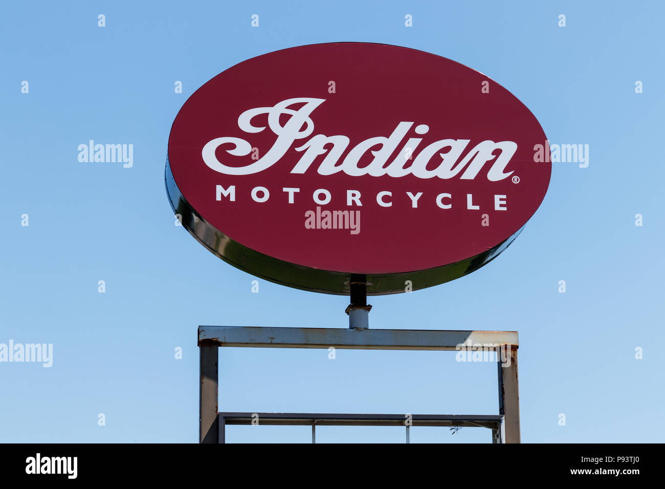 Lafayette - Circa Juillet 2018 : la signalisation et le logo d'un concessionnaire moto indien local. Indian Motorcycle est une division de Polaris Industries I Banque D'Images