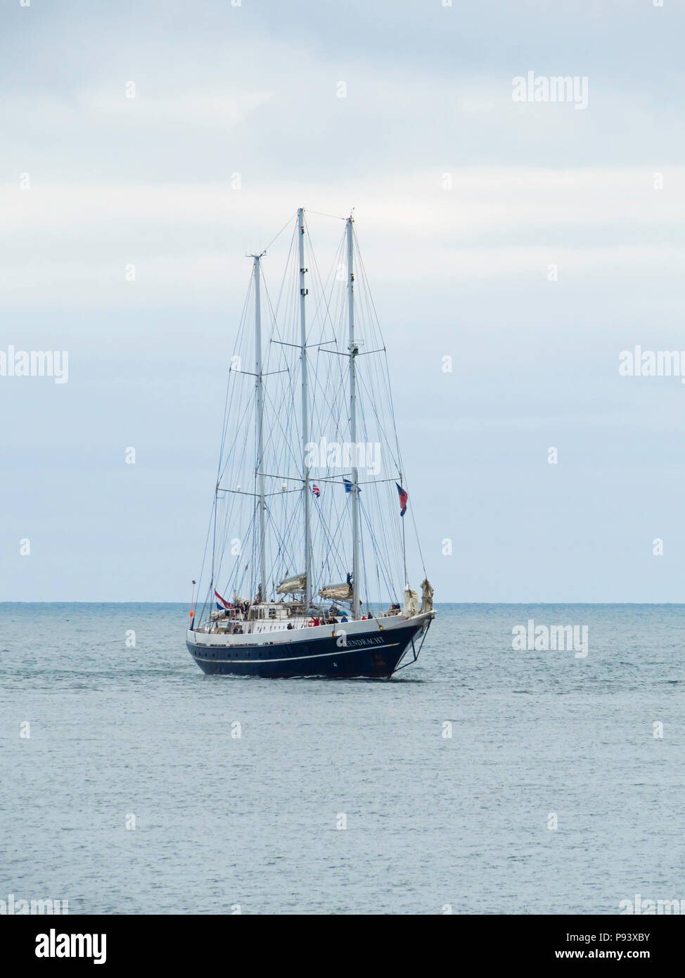 Les Pays-Bas trois mâts goélette Eendracht arrivant au port de Sunderland Roker pour la course des grands voiliers 2018 Banque D'Images
