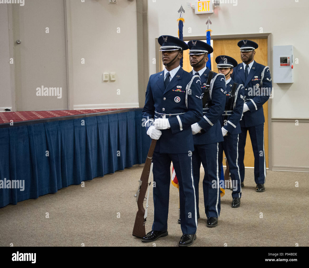 Col David Gordan, 2e commandant du Groupe des opérations, prend le commandement de la 2e OG du colonel Kurt Schendzielos à base aérienne de Barksdale, en Louisiane, le 27 juin 2018. (U.S. Air Force photo par un membre de la 1re classe Lillian Combes) Banque D'Images