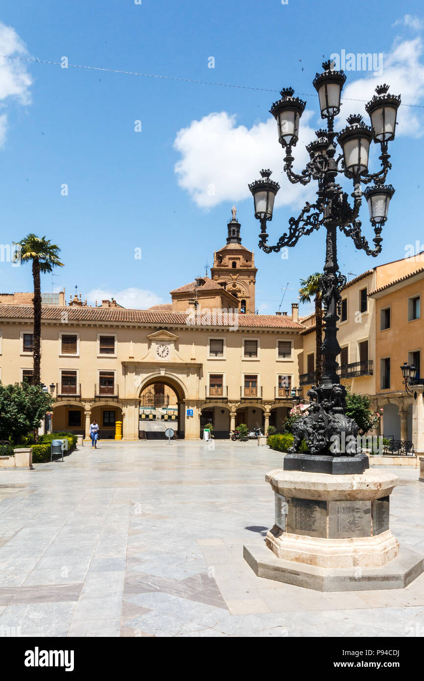 Guadix, Espagne 12 Juin 2018 : La Plaza de las Palomas. Aussi connu comme la Plaza de la Constitución construit 16e - 17e siècles Banque D'Images