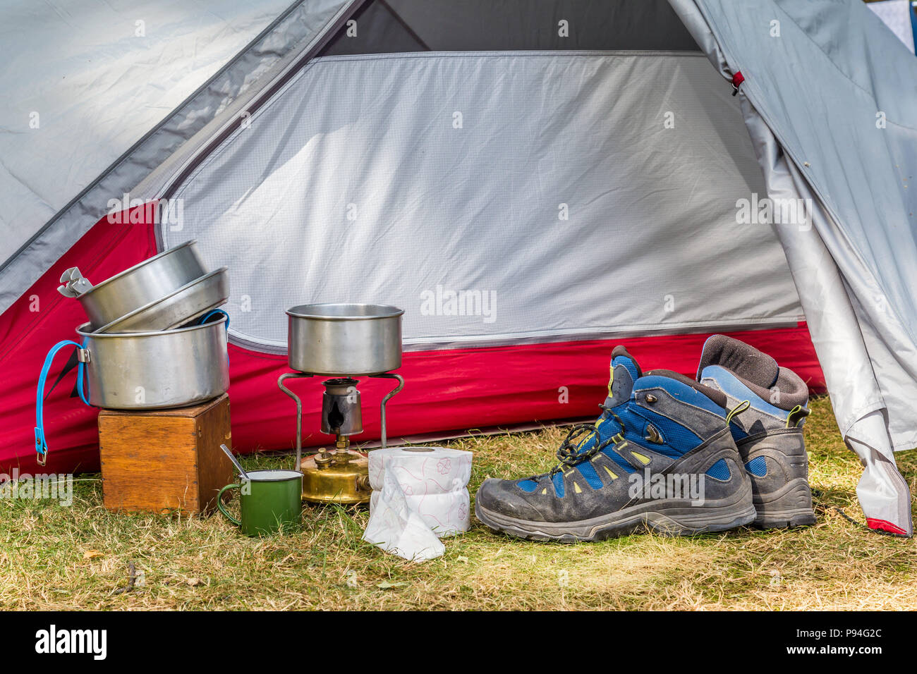 L'équipement de cuisine sur un terrain de camping Banque D'Images