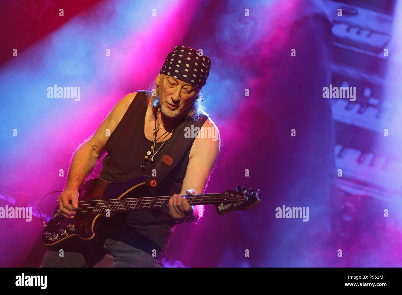 Tours, France. 14 juillet 2018. Roger Glover, le bassiste de Deep Purple à l'Annual American Festival Tours, Tours, France. Credit : Julian Elliott/Alamy Live News Banque D'Images