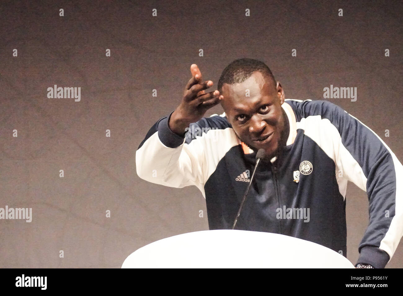 14 juillet 2018. Londres, Angleterre. Stormzy entre Lauréats GUBA Awards à Londres. GUBA (Ghana UK Base) a eu lieu à l'O2 Intercontinental Hotel, North Greenwich, Londres. L'ancien Président du Ghana, Jerry John Rawlings, a parlé et a donné des bourses d'autres sommités seront notamment la réalisatrice Amma Asante Pedersen, Hugh Quarshie, George Boateng, Nana Abu Anamoah Buatsi, Joshua. © Peter Hogan/Alamy Live News Banque D'Images