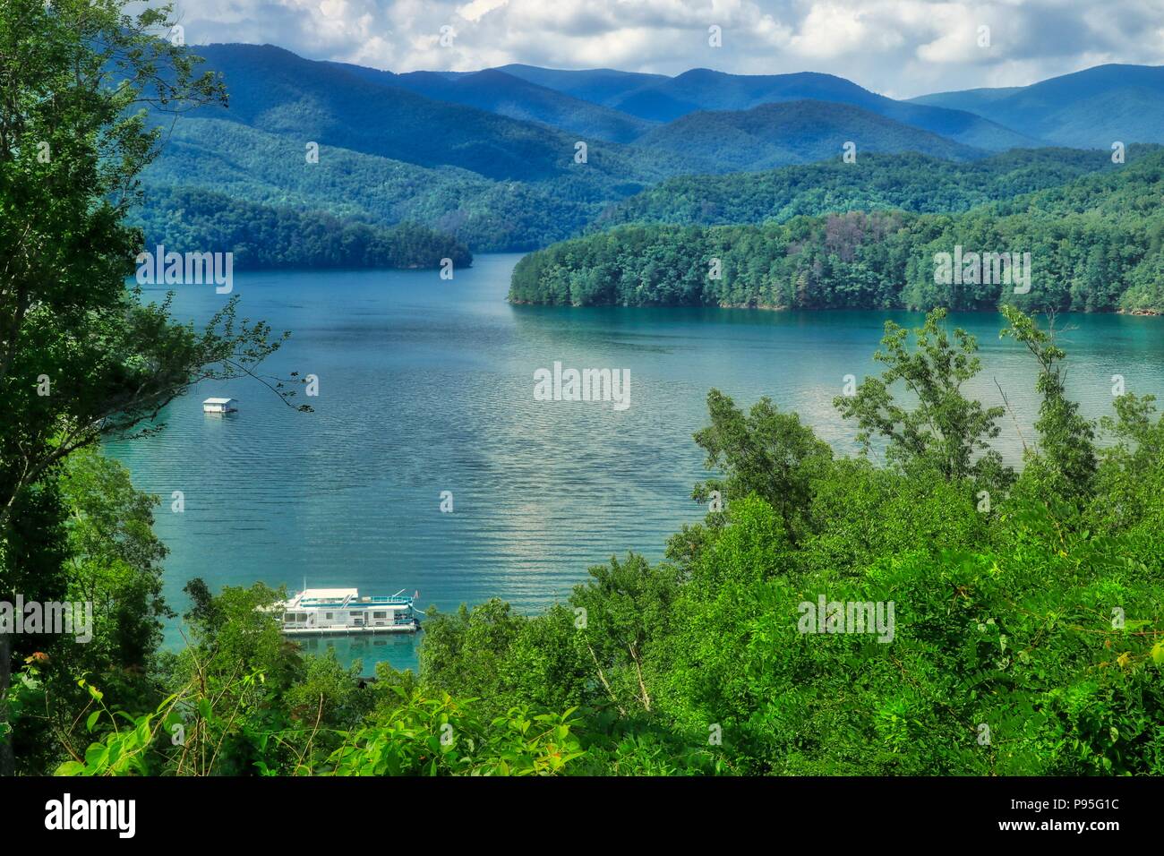 Le lac Fontana en Caroline du Nord occidentale de l'été les loisirs Banque D'Images