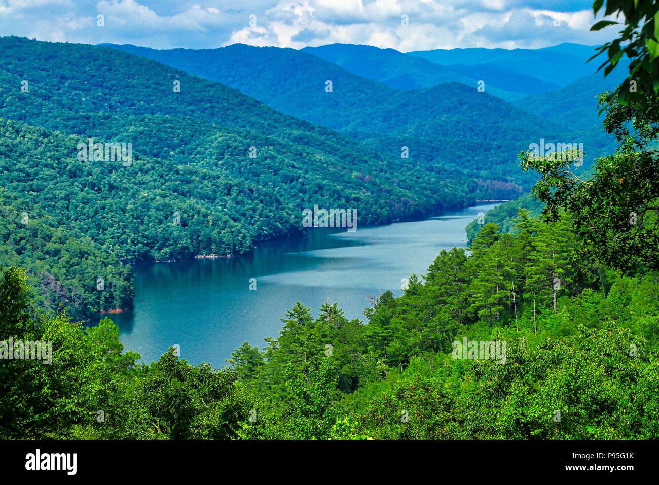 Le lac Fontana en Caroline du Nord occidentale de l'été les loisirs Banque D'Images