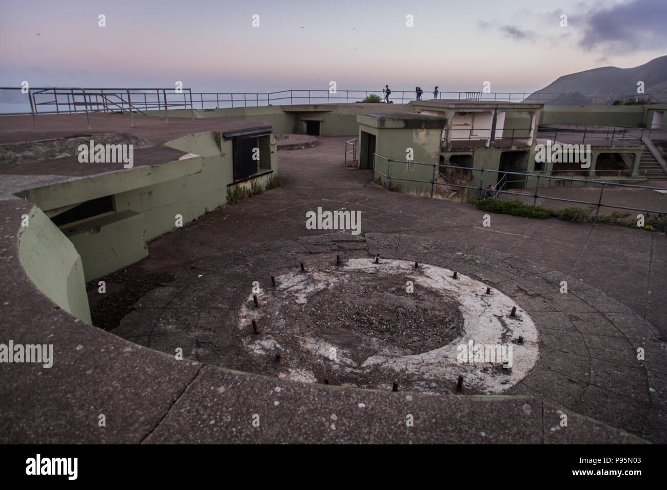 Base militaire abandonnée Banque de photographies et d'images à haute  résolution - Alamy