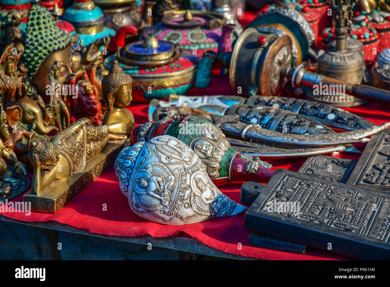 Leh, Inde - Jul 15, 2015. Souvenirs à la brocante à Leh, Inde. Leh est une ville dans l'état indien du Jammu-et-Cachemire. Banque D'Images