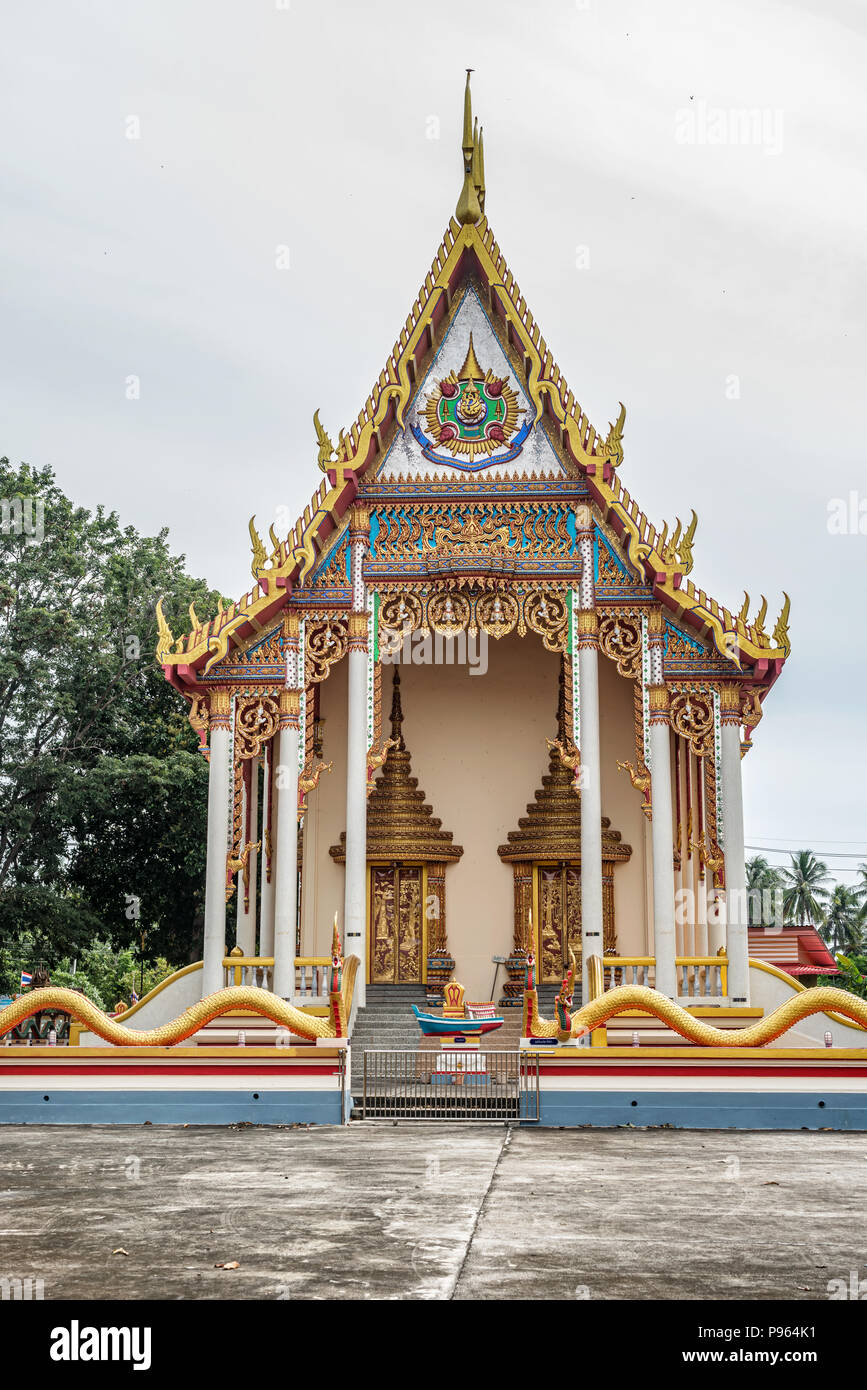Thung Pradu, Thaïlande - Nov 28, 2017 : Thung Wat Pradu temple bouddhiste en Thaïlande. Banque D'Images