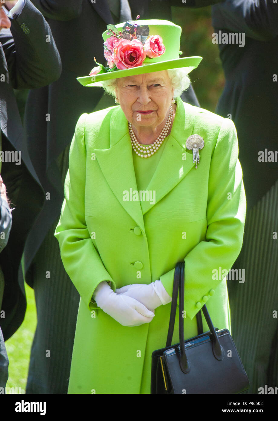 Sa Majesté la Reine assistant à Royal Ascot le vendredi - journée des forces armées. Banque D'Images