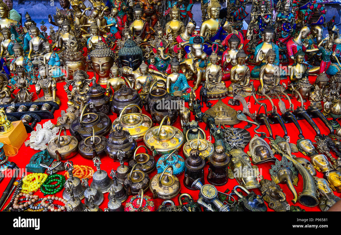 Leh, Inde - Jul 15, 2015. Souvenirs à la brocante à Leh, Inde. Leh est une ville dans l'état indien du Jammu-et-Cachemire. Banque D'Images