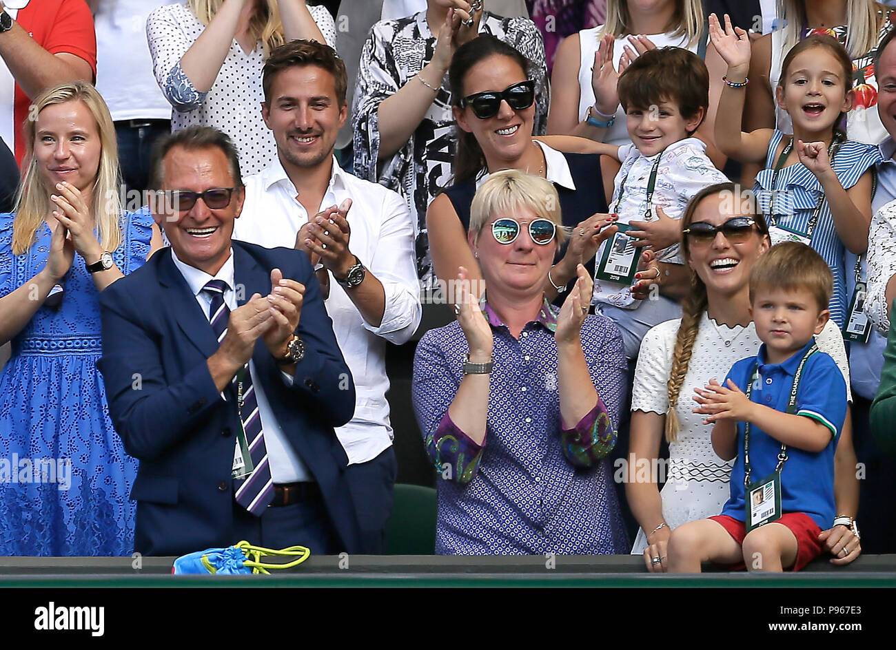 L Epouse Novak Djokovic Jelena Et Fils Stefan Dans Les Joueurs Fort Apres Il Gagne La Finale Messieurs Contre Kevin Anderson Au Jour 13 De L De Wimbledon A L All England Lawn Tennis Et