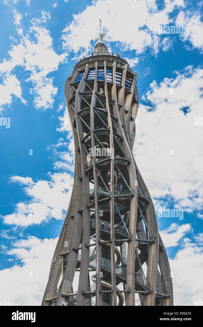 L'Autriche, la Carinthie, tour d'observation Pyramidenkogel à Wörthersee Banque D'Images