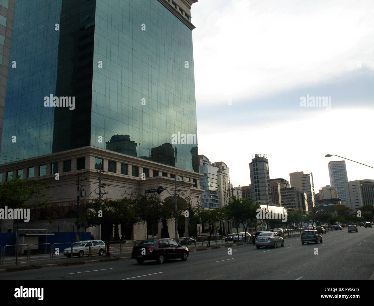 Immeuble, Avenue Juscelino Kubitschek, Itaim Bibi, São Paulo, Brésil Banque D'Images