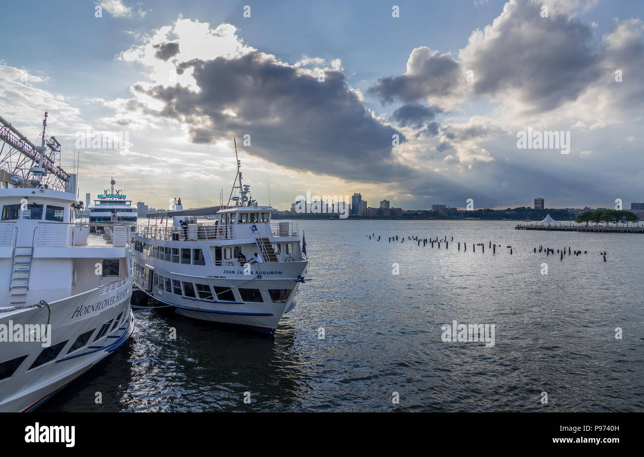 New York, NY USA - 4 juin 2018. Jetée sur la Rivière Hudson Banque D'Images