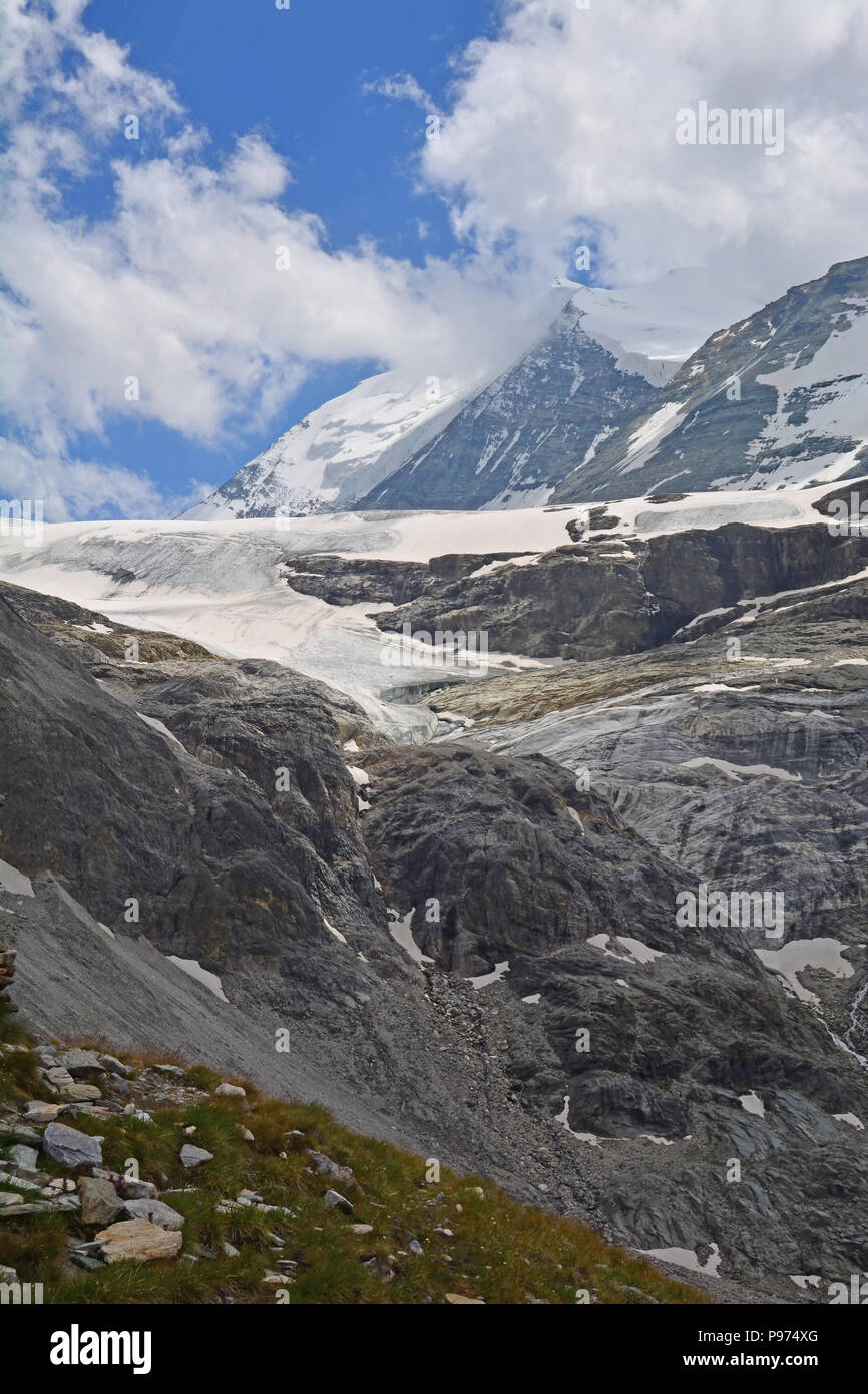 Le Glacier du Weisshorn Brunegg ci-dessous dans les Alpes Suisses du Sud Banque D'Images