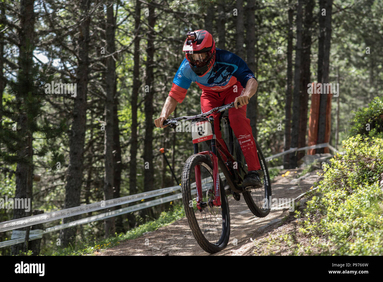 Vallnord, La Massana, Andorre. 15 juillet 2018. Course de descente, l'UCI, la Coupe du Monde de vélo de montagne, Andorre Vallnord. 15/07/2018 Credit : Martin Silva Cosentino / Alamy Live News Banque D'Images