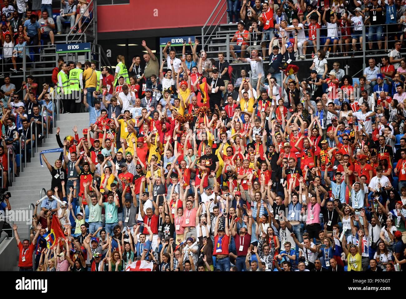 Juillet 14th, 2018, St Petersbourg, Russie. Les amateurs de football pendant la Coupe du Monde de la FIFA 2018 en Russie, match entre l'Angleterre et la Belgique à Saint-Pétersbourg, Russie. Stade Shoja Lak/Alamy Live News Banque D'Images