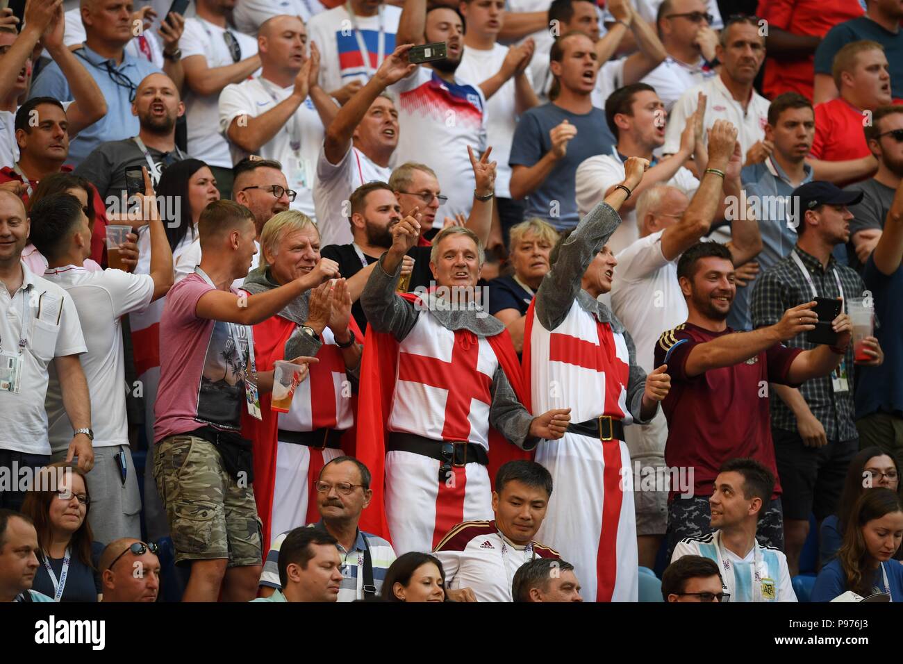 Juillet 14th, 2018, St Petersbourg, Russie. Les amateurs de football pendant la Coupe du Monde de la FIFA 2018 en Russie, match entre l'Angleterre et la Belgique à Saint-Pétersbourg, Russie. Stade Shoja Lak/Alamy Live News Banque D'Images