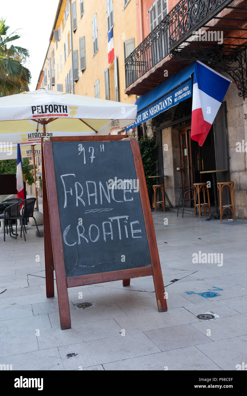 Français célébrant la Coupe du Monde de Football 2018 Banque D'Images