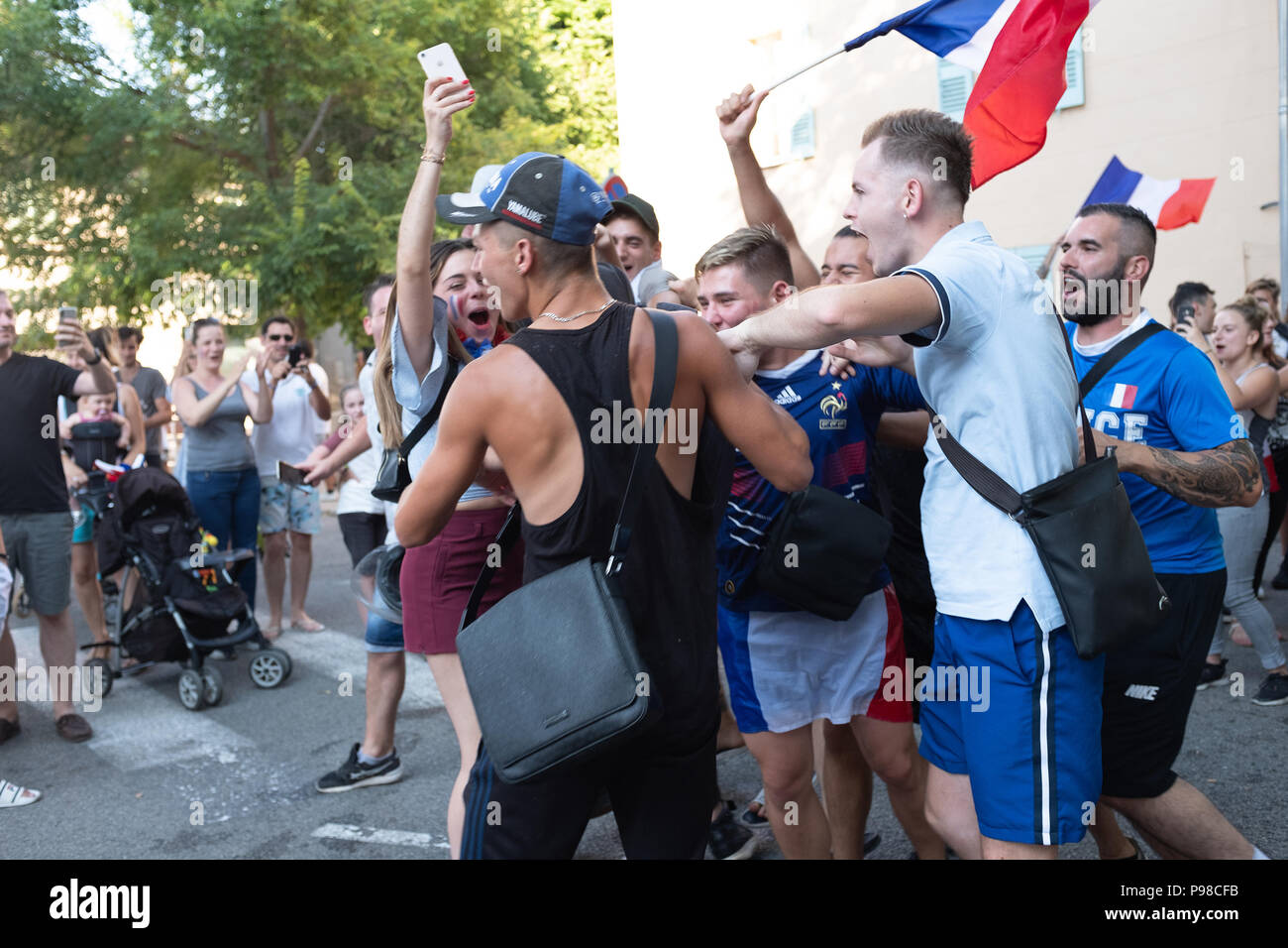 Français célébrant la Coupe du Monde de Football 2018 Banque D'Images