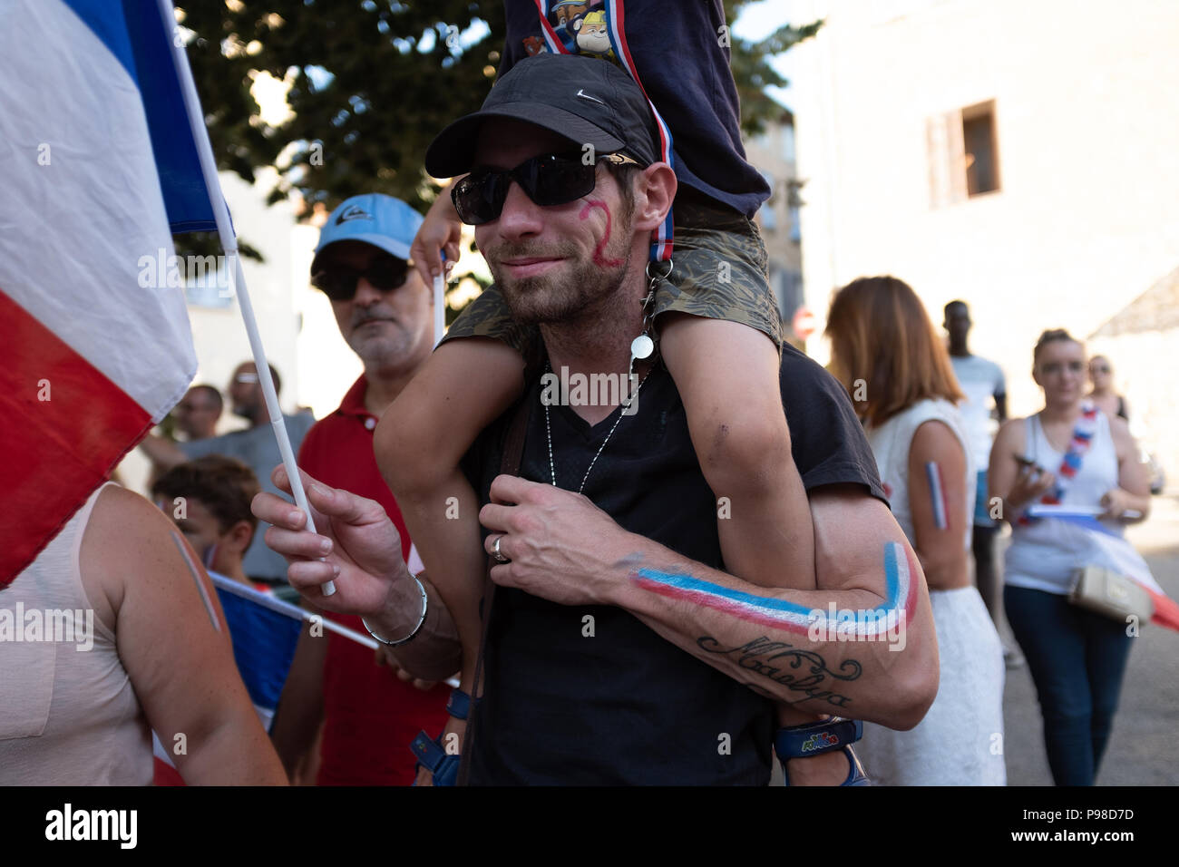 Français célébrant la Coupe du Monde de Football 2018 Banque D'Images
