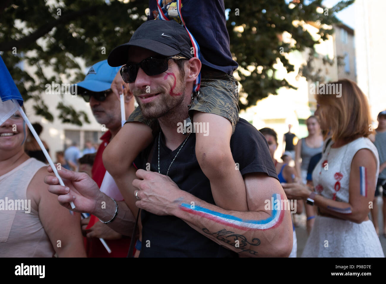 Français célébrant la Coupe du Monde de Football 2018 Banque D'Images