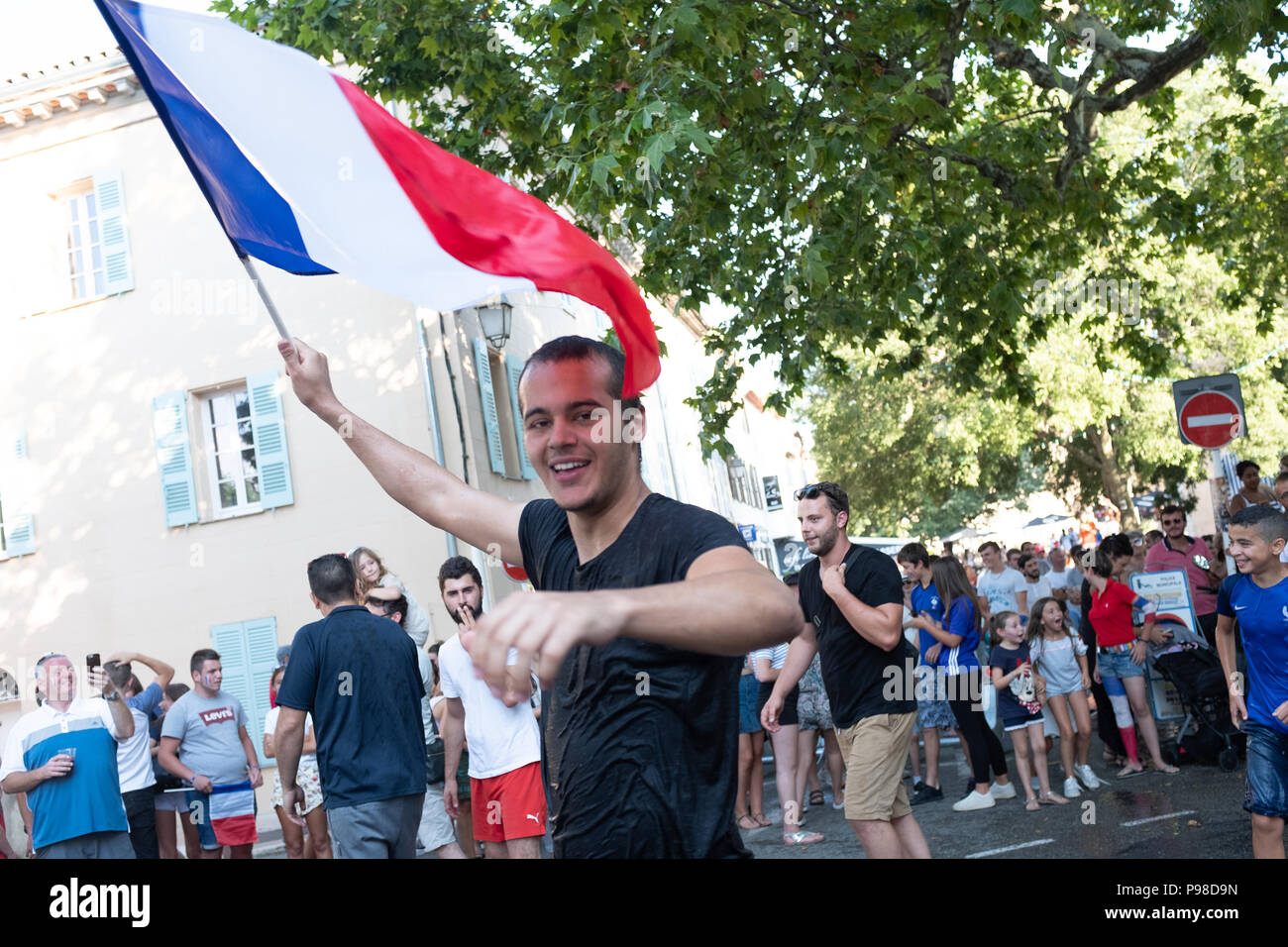 Français célébrant la Coupe du Monde de Football 2018 Banque D'Images