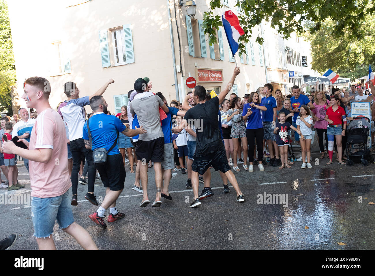 Français célébrant la Coupe du Monde de Football 2018 Banque D'Images