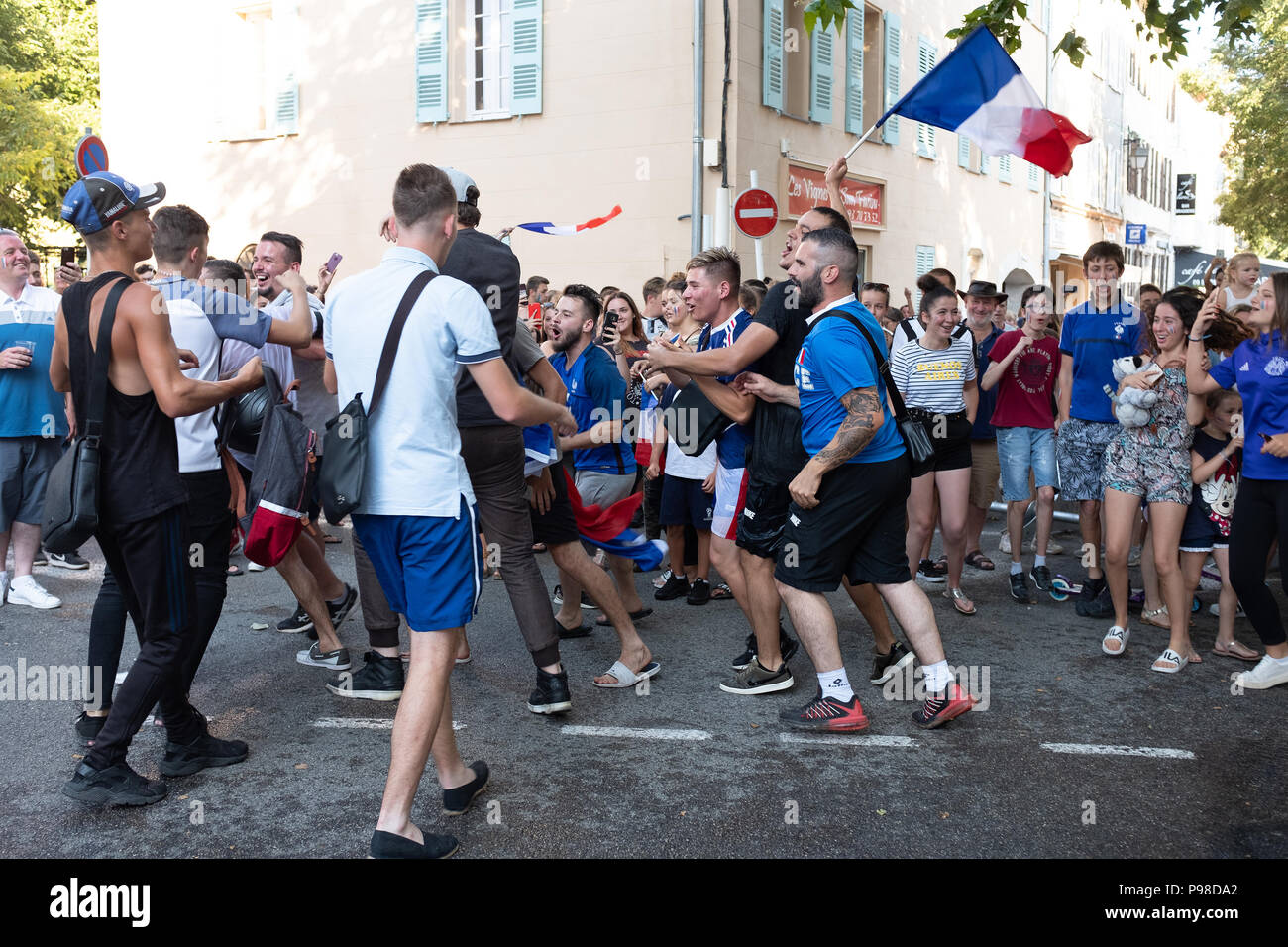 Français célébrant la Coupe du Monde de Football 2018 Banque D'Images