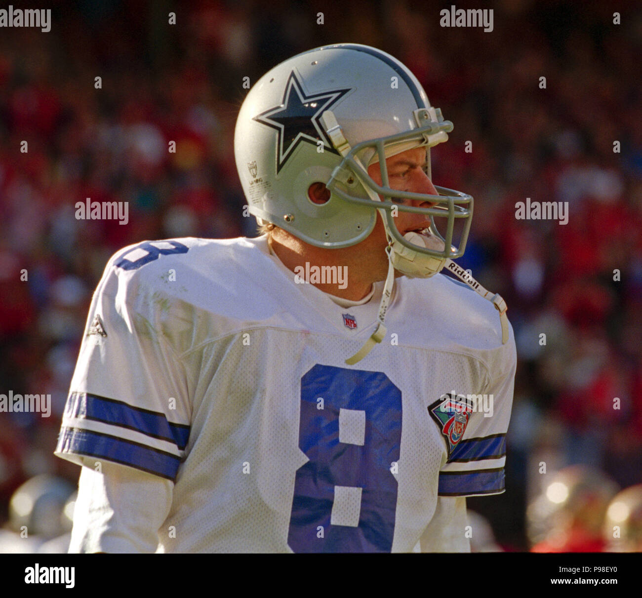 13 novembre 1994 - San Francisco, Californie, États-Unis - San Francisco 49ers vs Dallas Cowboys à Candlestick Park Dimanche, 13 novembre 1994. 49ers beat Cowboys 21-14. Dallas Cowboys quarterback Troy Aikman (crédit Image : © Al Golub via Zuma sur le fil) Banque D'Images
