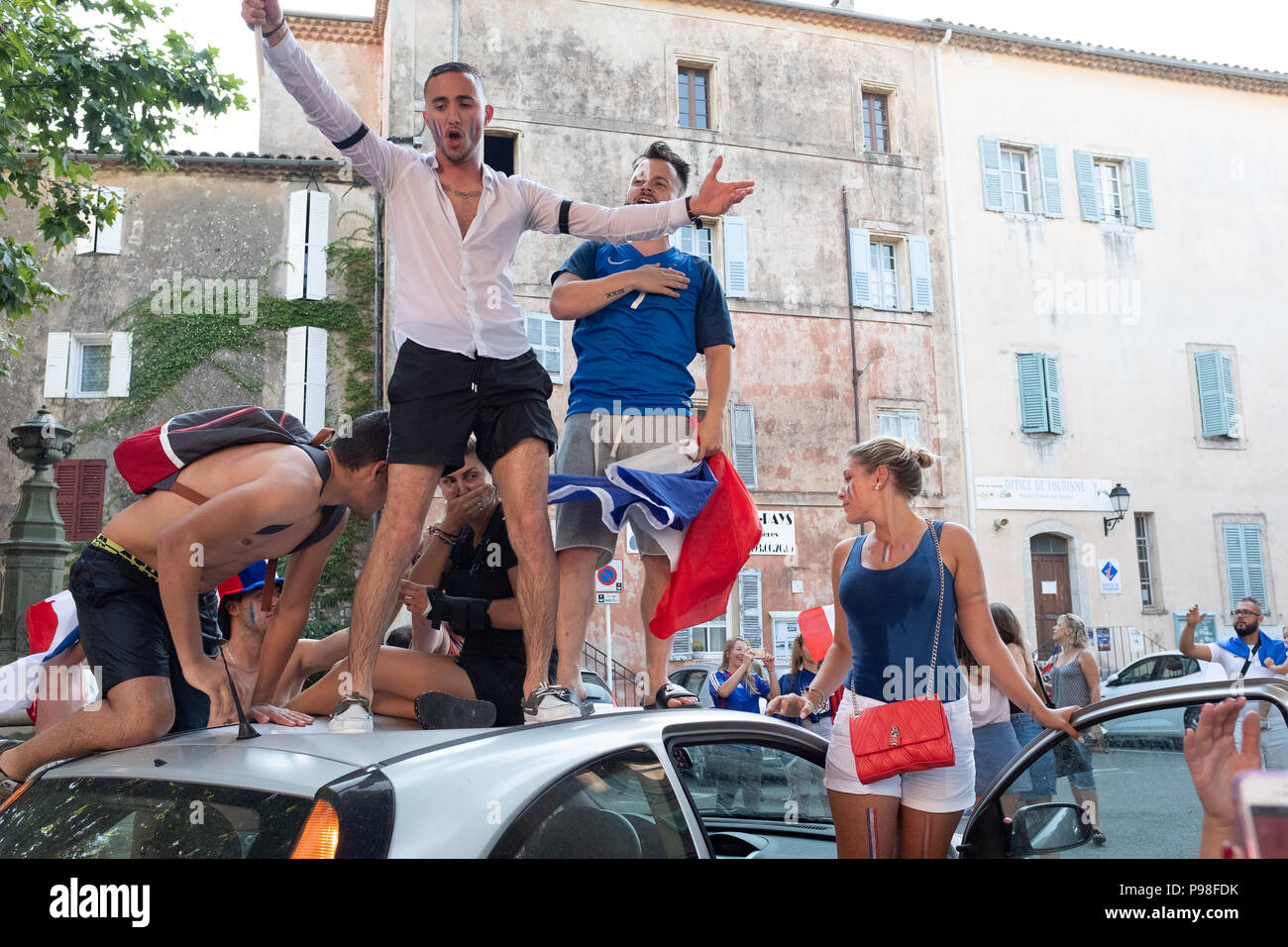Français célébrant la Coupe du Monde de Football 2018 Banque D'Images