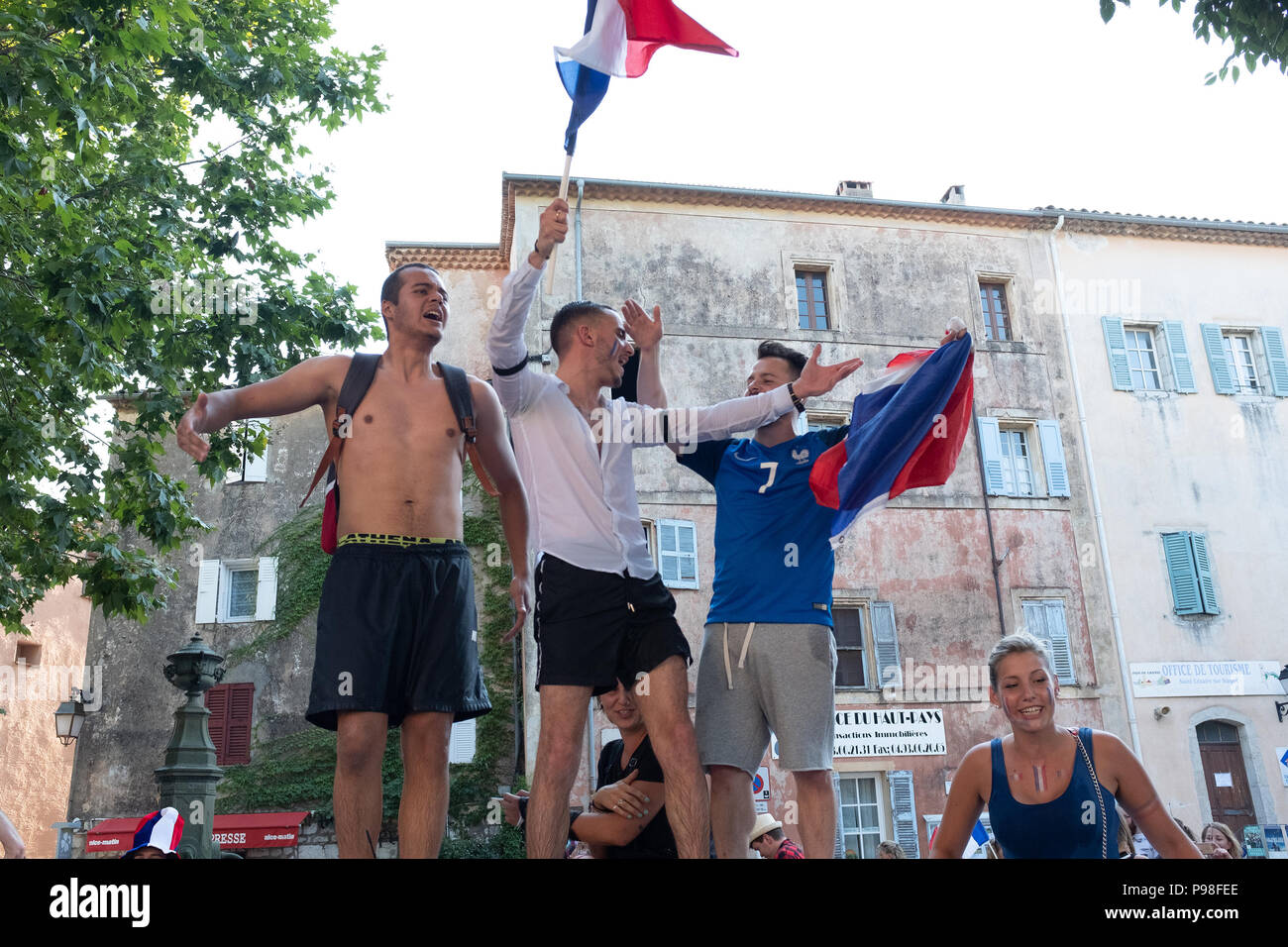 Français célébrant la Coupe du Monde de Football 2018 Banque D'Images