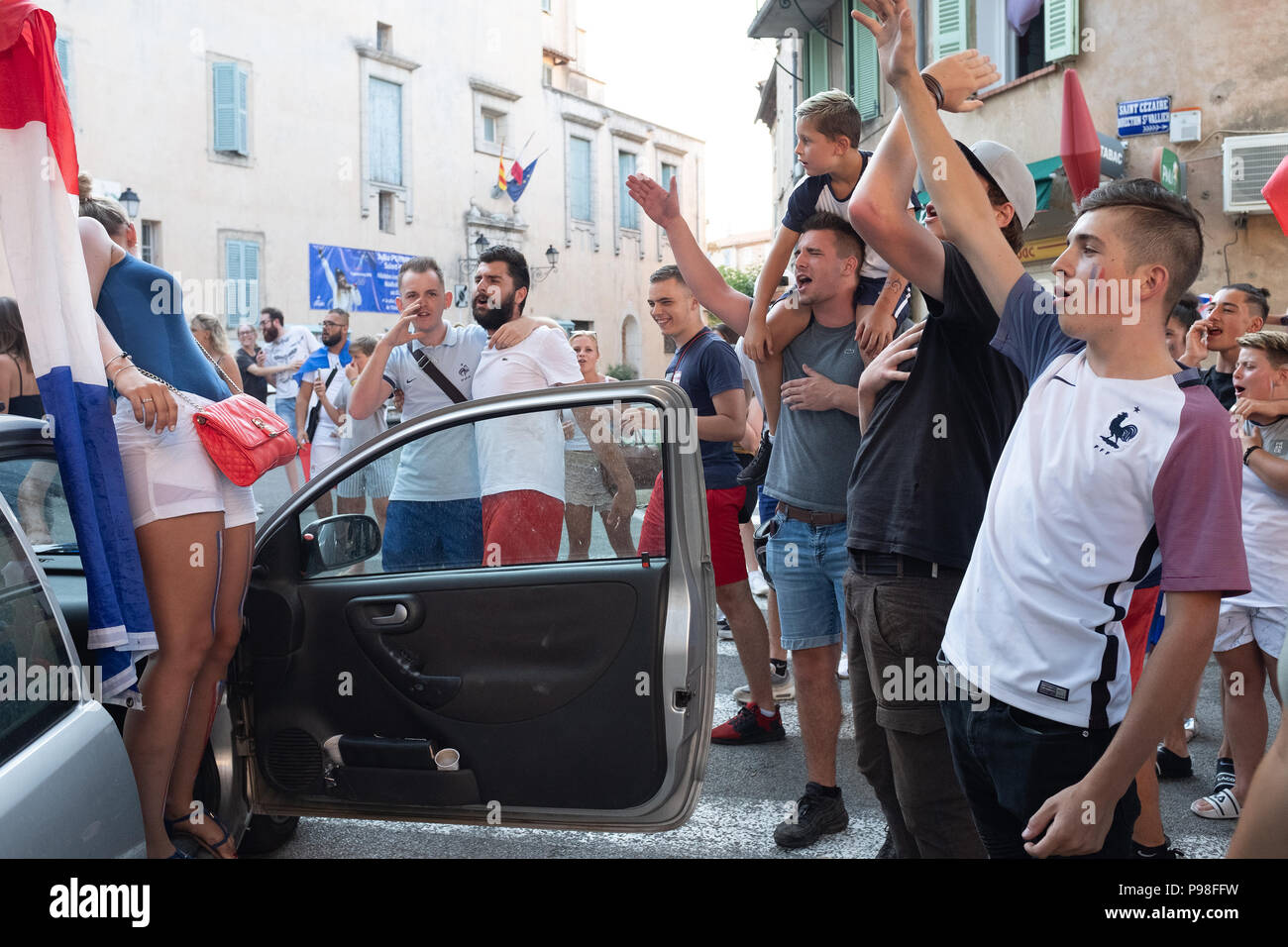 Français célébrant la Coupe du Monde de Football 2018 Banque D'Images