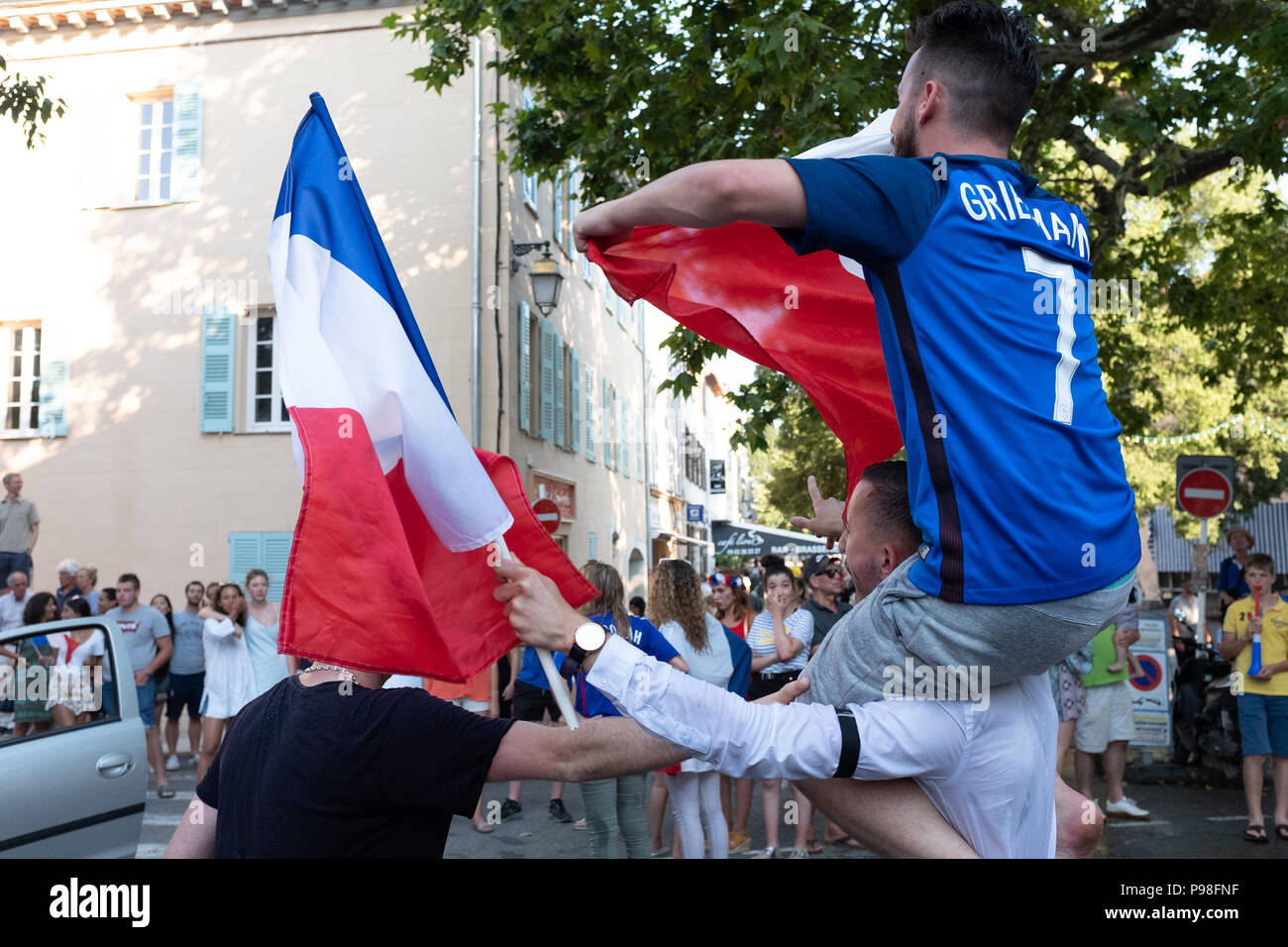 Français célébrant la Coupe du Monde de Football 2018 Banque D'Images