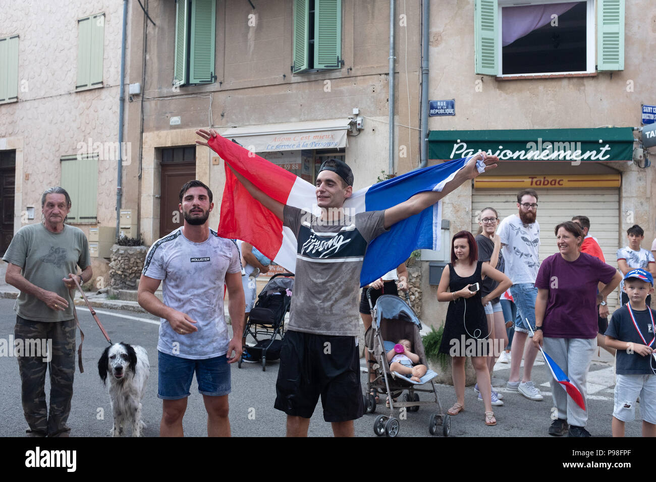 Français célébrant la Coupe du Monde de Football 2018 Banque D'Images