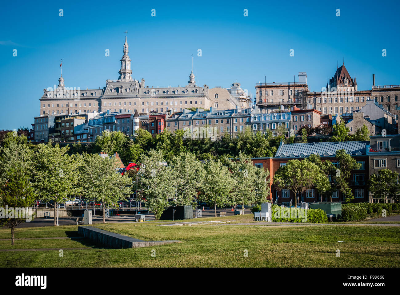 Québec City park et bâtiments en arrière-plan Banque D'Images