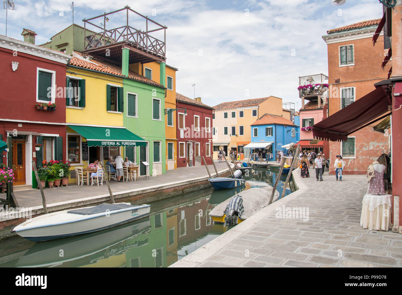 L'Europe, Italie, Vénétie, Venise. Immeuble coloré pittoresque. L'Embarcadero, Burano Island. Banque D'Images
