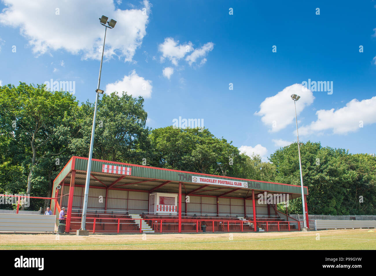 Le Groupe de stade à Dennyfield Mitton, Bradford. L'accueil d'Thackley AFC. Banque D'Images