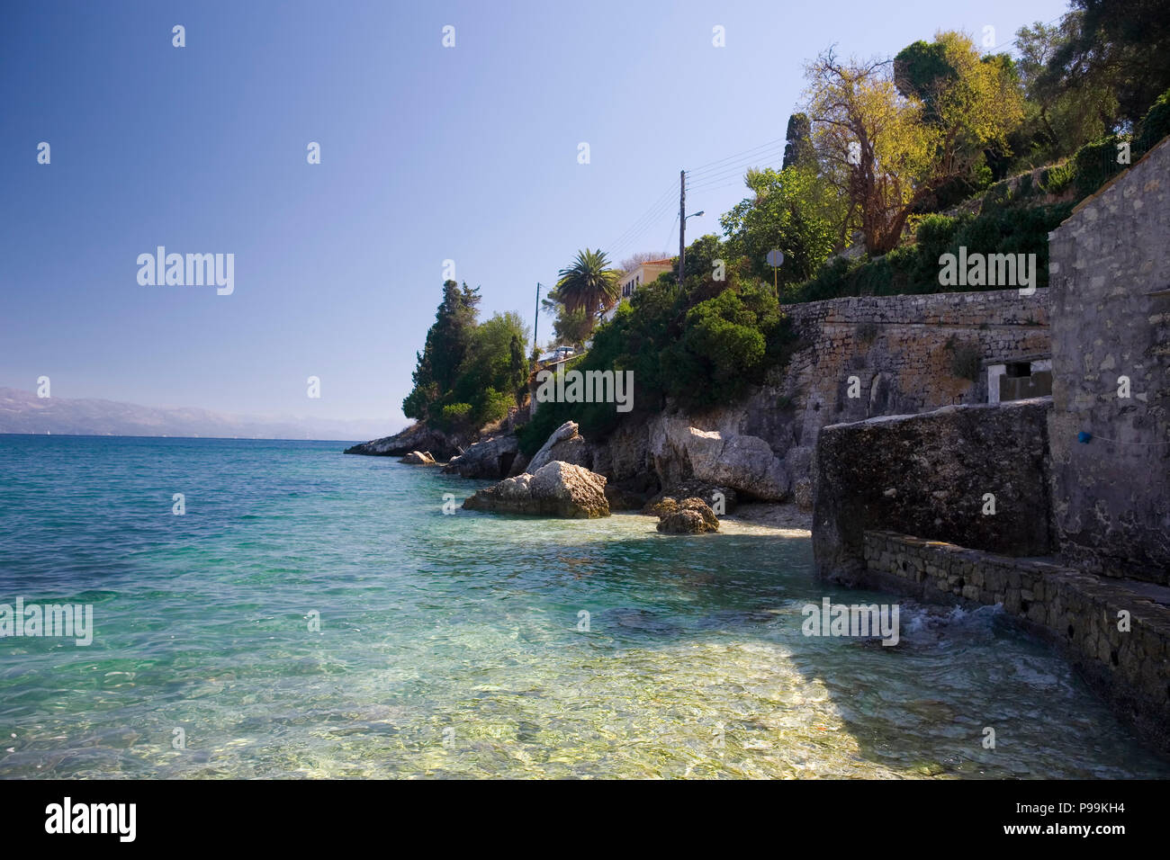 Le joli petit village d'harbourside de Loggos, Paxos, Grèce Banque D'Images