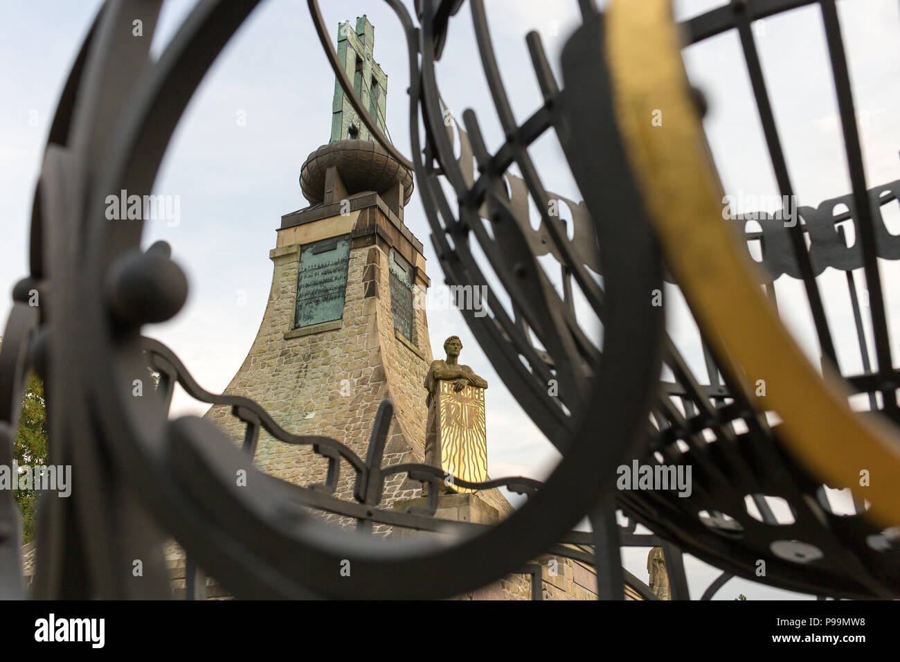 Le cairn de Peace Memorial (République tchèque : Mohyla miru), construit pour honorer les victimes de la bataille victorieuse de Napoléon près d'Austerlitz (Slavkov), République Tchèque Banque D'Images