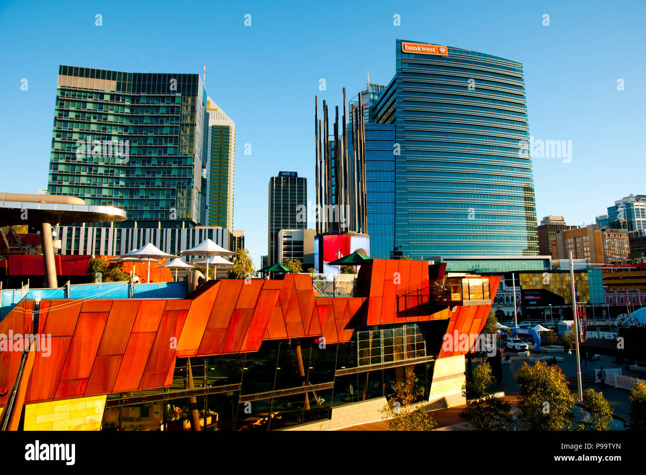 PERTH, AUSTRALIE - 11 juillet 2018 : architecture des bâtiments commerciaux et yagan nouvellement construit Square Banque D'Images